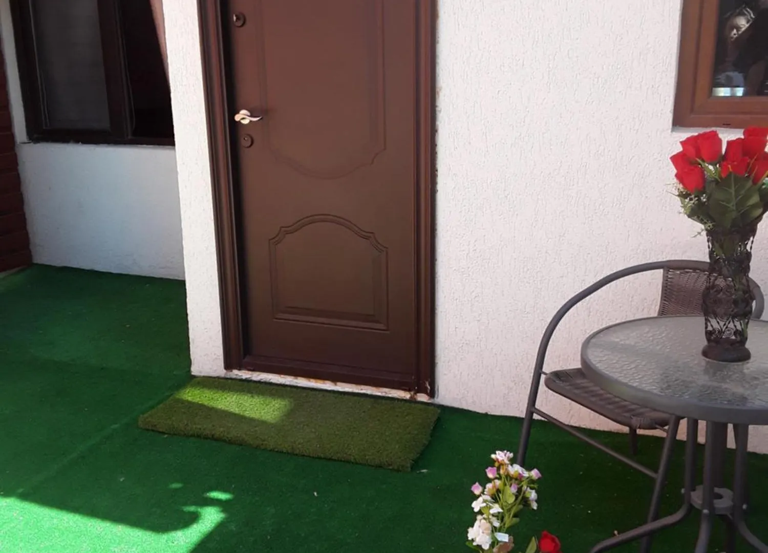 Aura'S West Accommodation Private Parking In Front Yard Bucareste